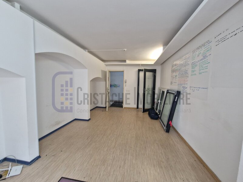 Spatii de tip birou, de mici dimensiuni, igenizate, Dristor